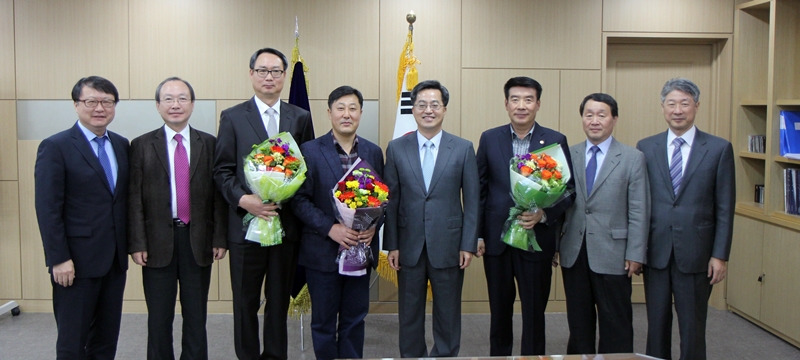 기부자 감사패 전달식 총장실에서 열려